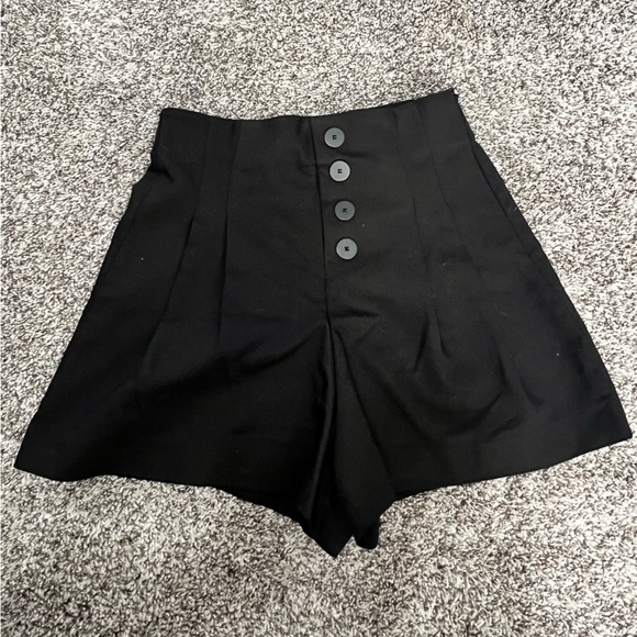 Zara short worn once - Picture 1 of 3